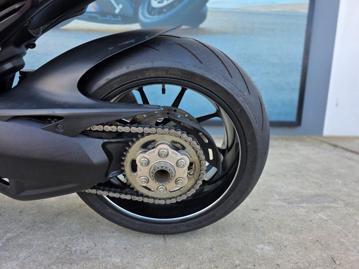 2015 DUCATI DIAVEL CARBON CRUISER