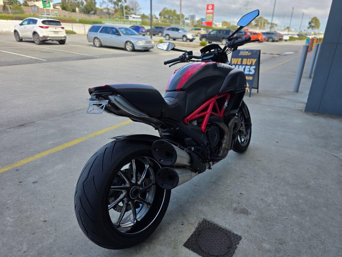 2015 DUCATI DIAVEL CARBON CRUISER