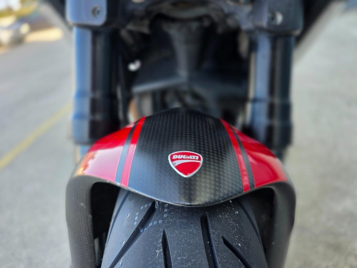 2015 DUCATI DIAVEL CARBON CRUISER