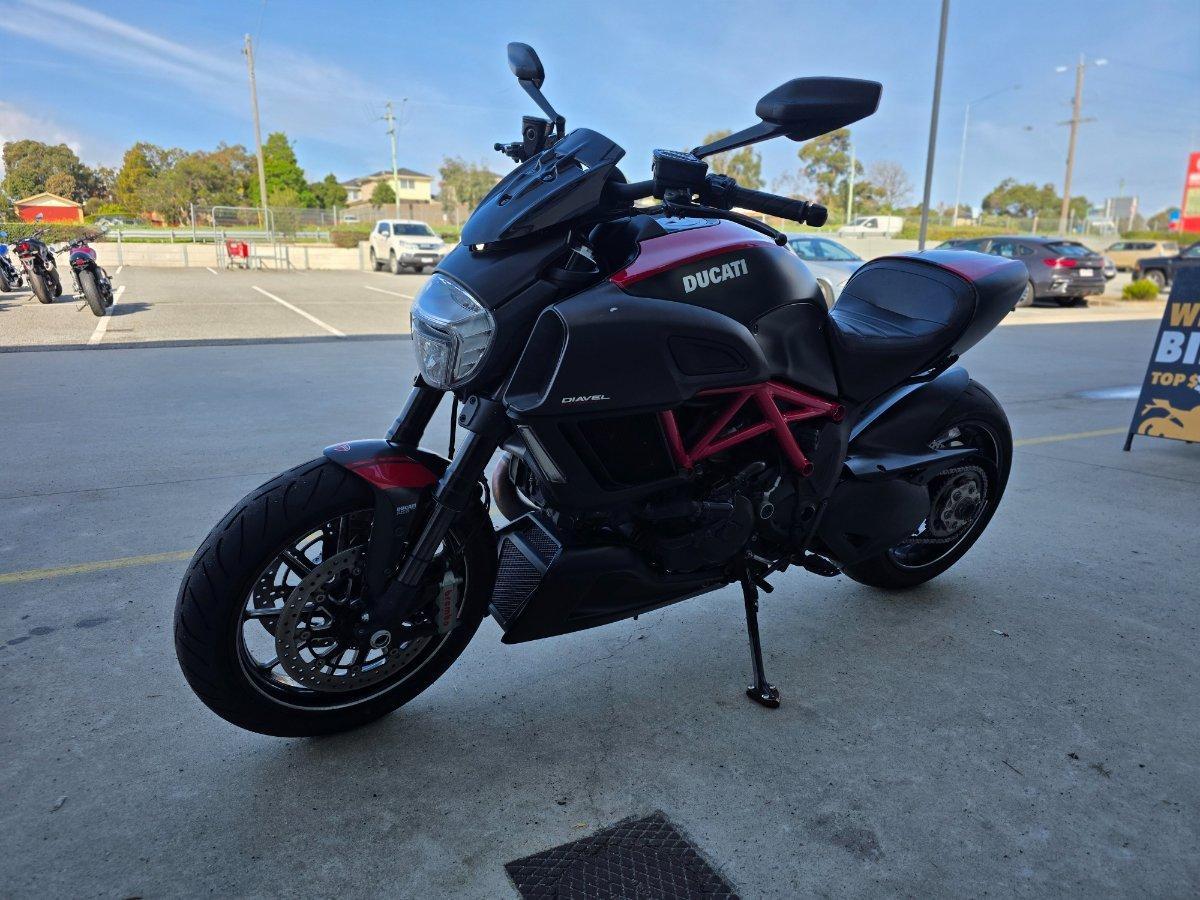 2015 DUCATI DIAVEL CARBON CRUISER
