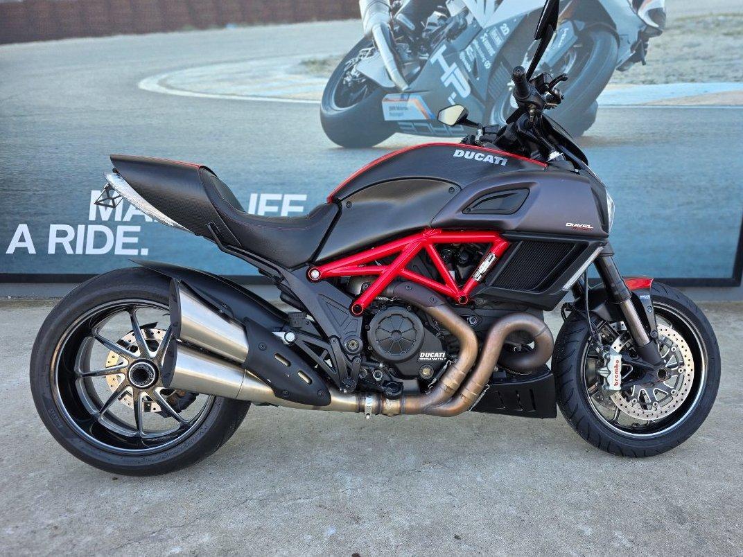 2015 DUCATI DIAVEL CARBON CRUISER