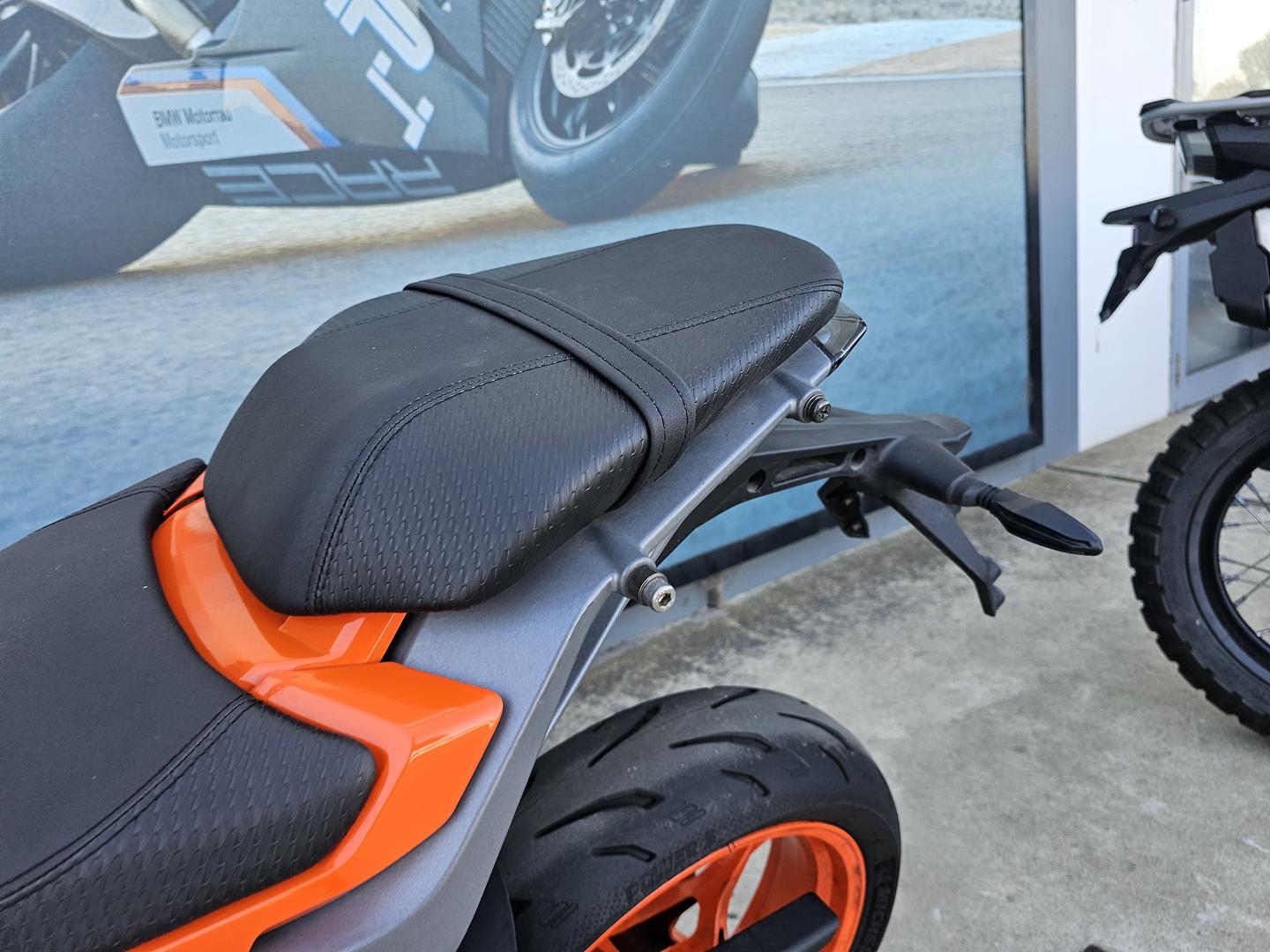 2024 KTM 390 DUKE ROAD