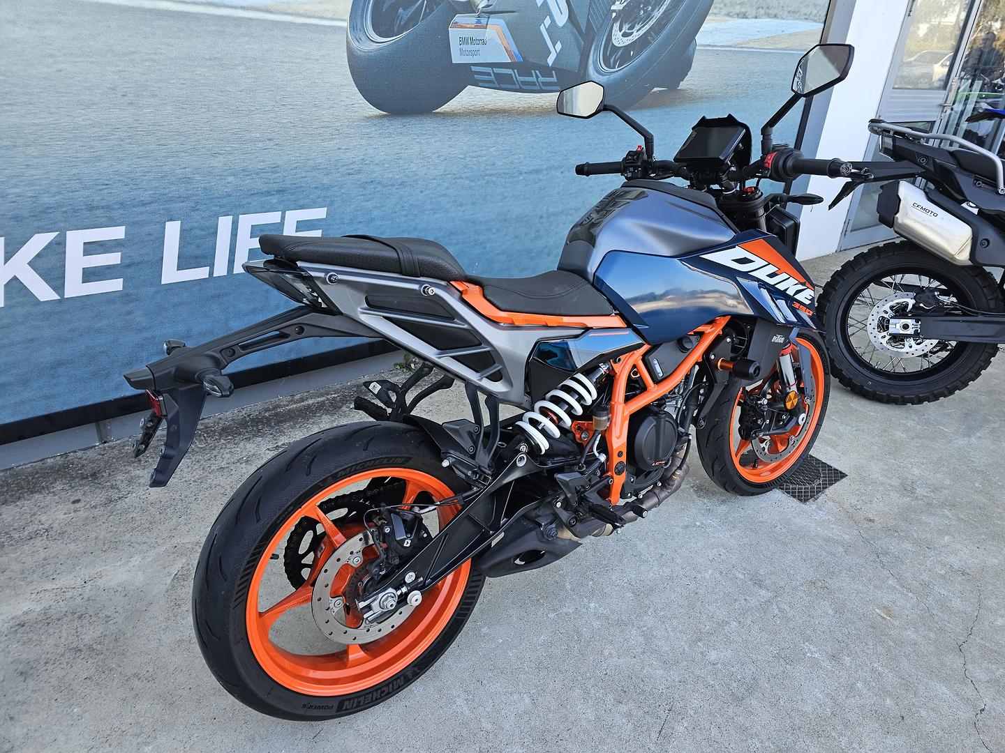 2024 KTM 390 DUKE ROAD