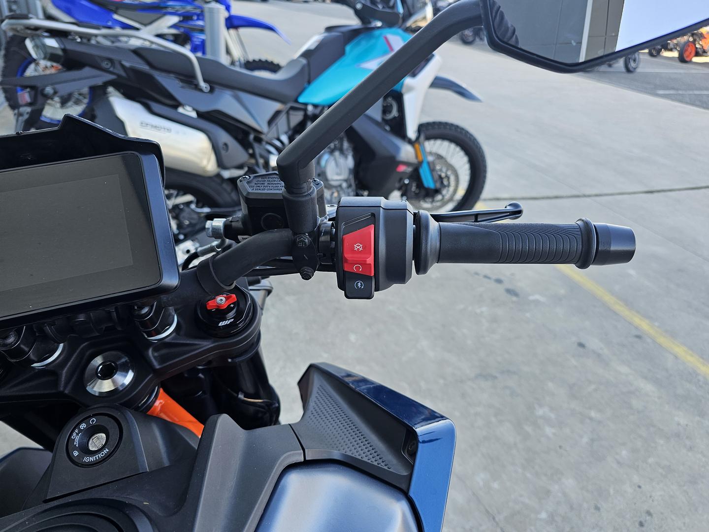 2024 KTM 390 DUKE ROAD