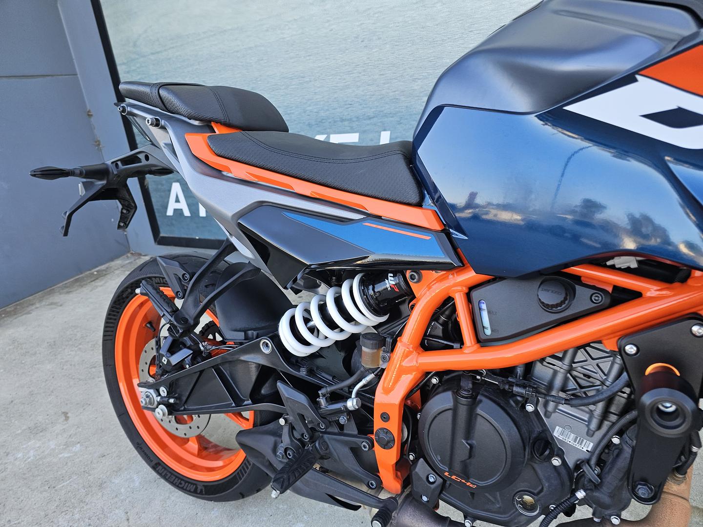 2024 KTM 390 DUKE ROAD