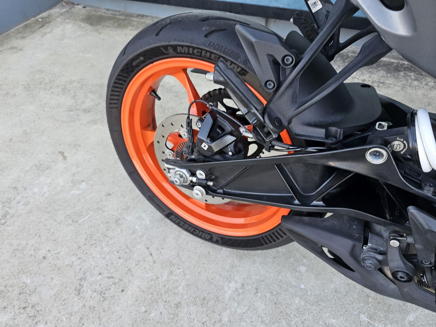 2024 KTM 390 DUKE ROAD