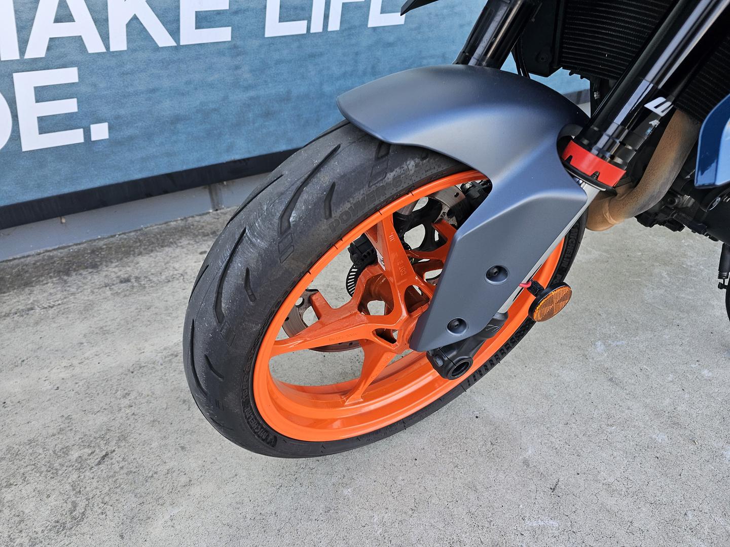 2024 KTM 390 DUKE ROAD