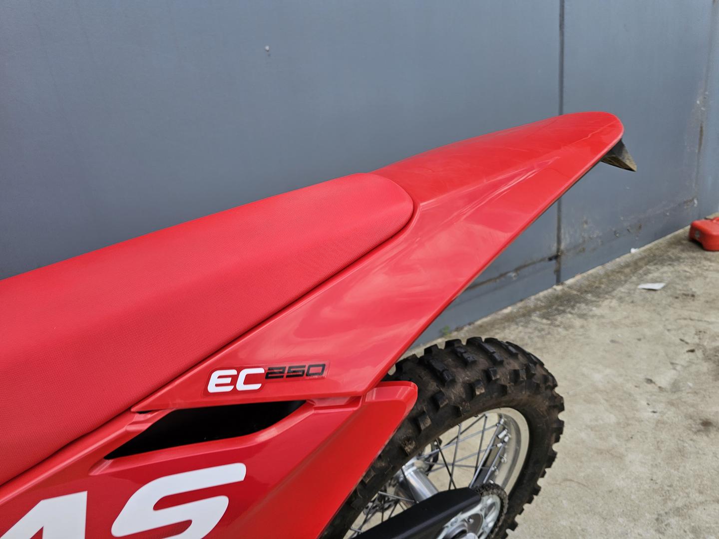 2024 GAS GAS EC 250 ENDURO