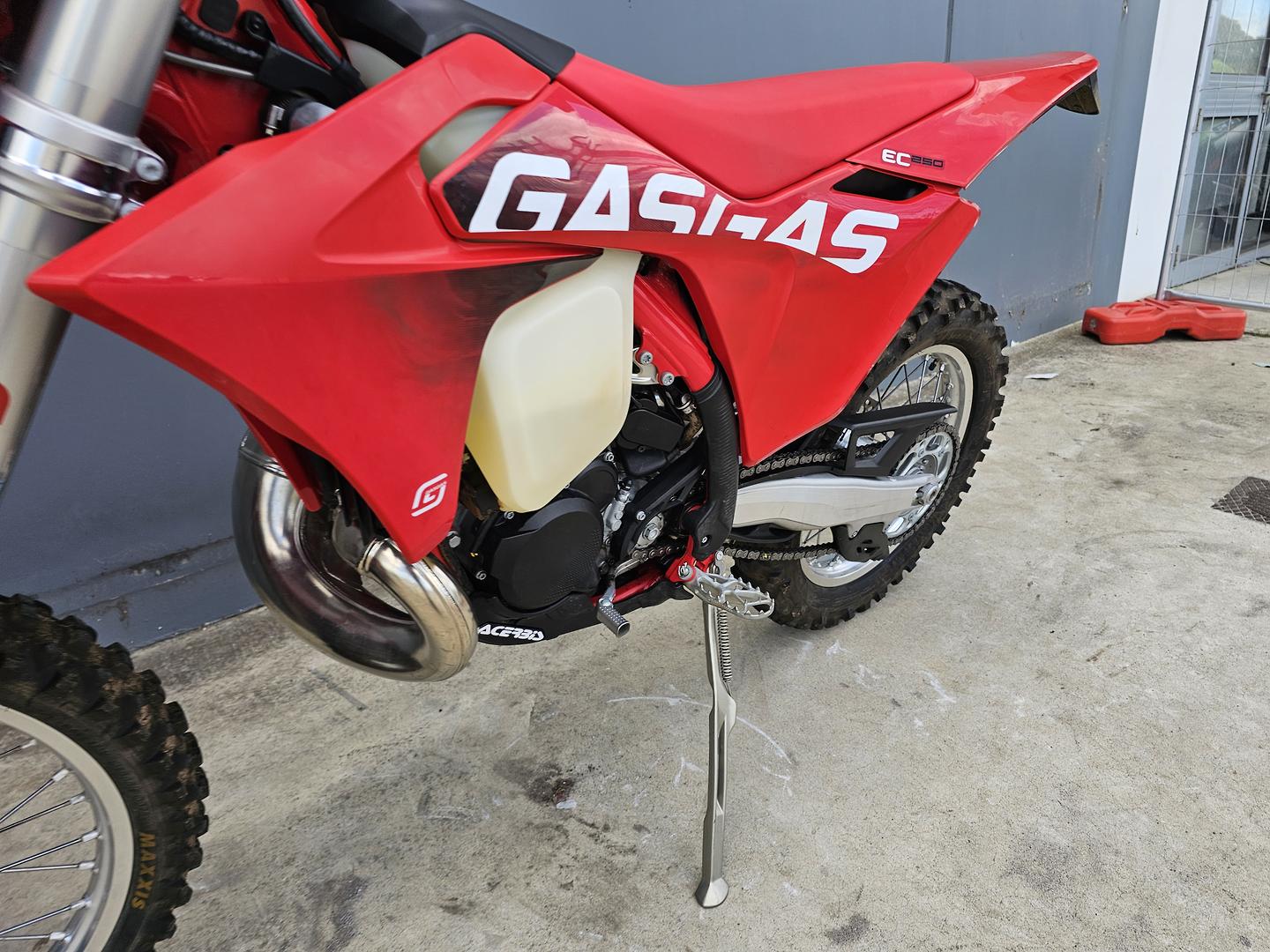 2024 GAS GAS EC 250 ENDURO