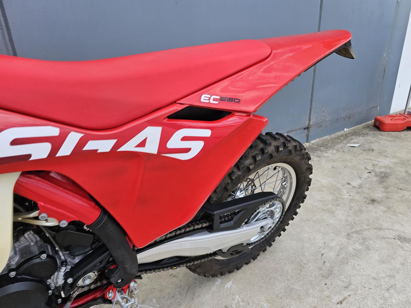 2024 GAS GAS EC 250 ENDURO