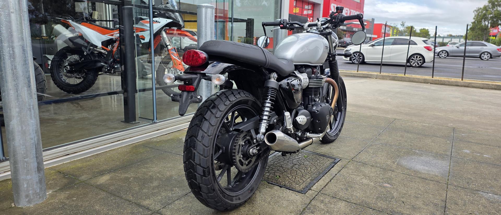2021 TRIUMPH STREET TWIN ROAD