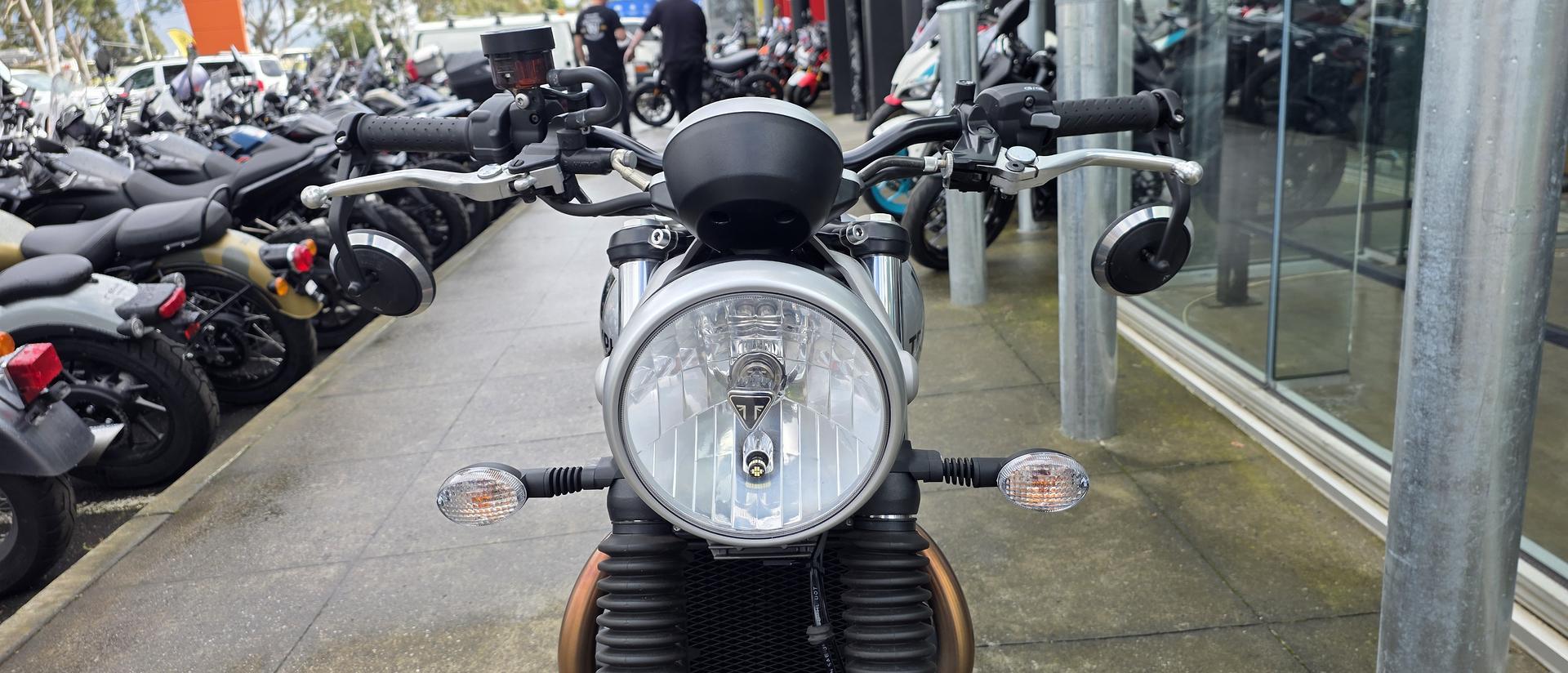 2021 TRIUMPH STREET TWIN ROAD