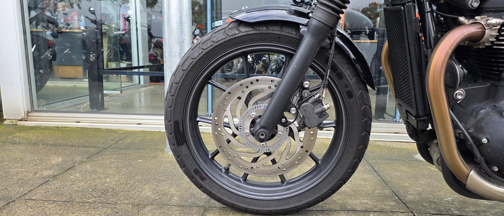 2021 TRIUMPH STREET TWIN ROAD