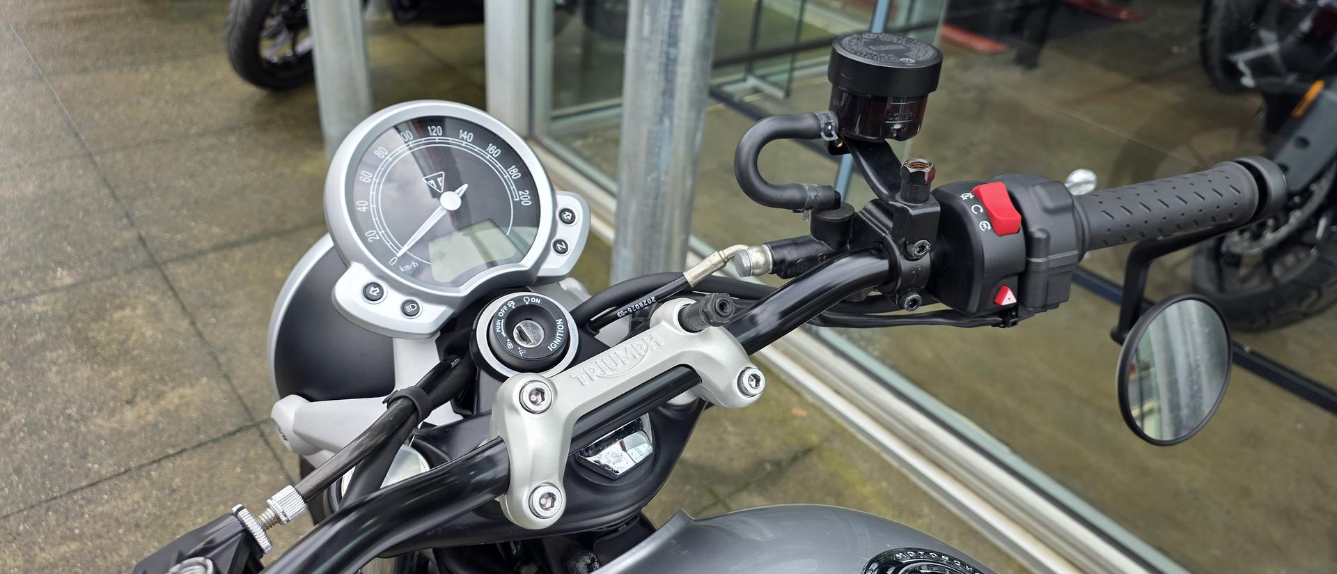 2021 TRIUMPH STREET TWIN ROAD