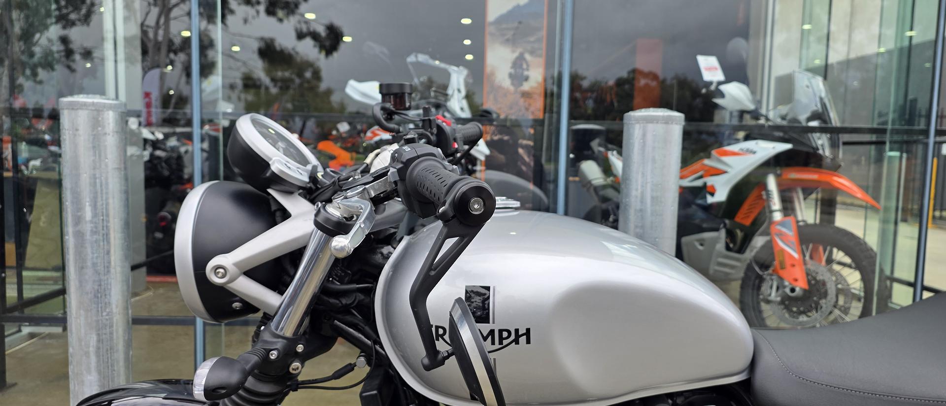 2021 TRIUMPH STREET TWIN ROAD