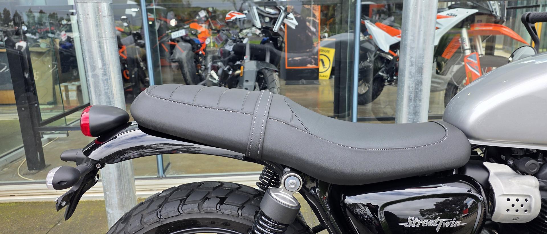 2021 TRIUMPH STREET TWIN ROAD