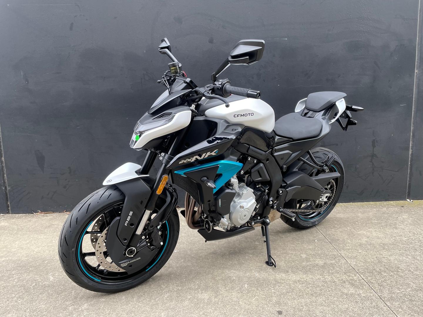 2026 CF MOTO 675 NK ROAD