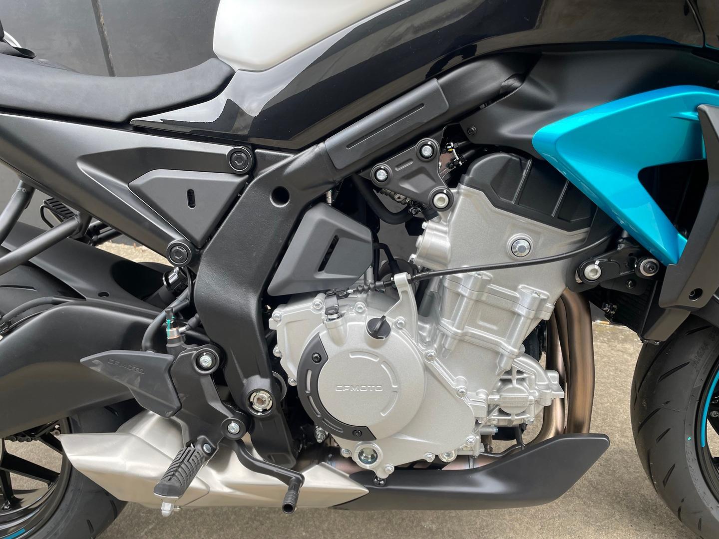 2026 CF MOTO 675 NK ROAD