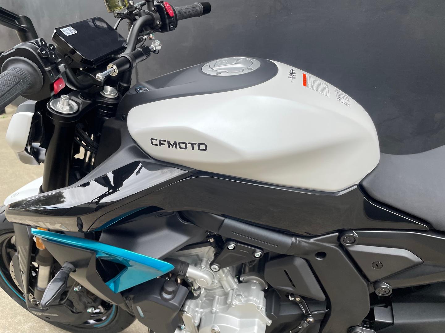 2026 CF MOTO 675 NK ROAD