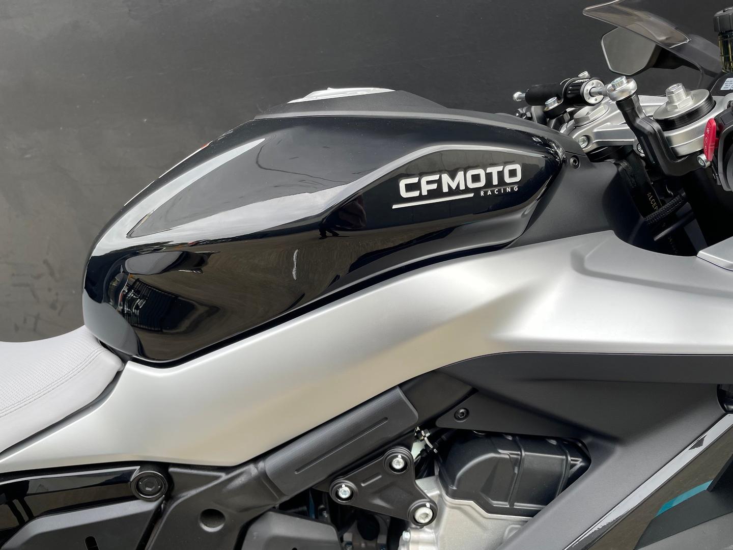 2026 CF MOTO 675 SR-R SPORTS