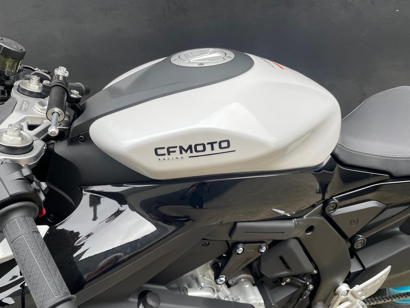 2026 CF MOTO 675 SR-R SPORTS