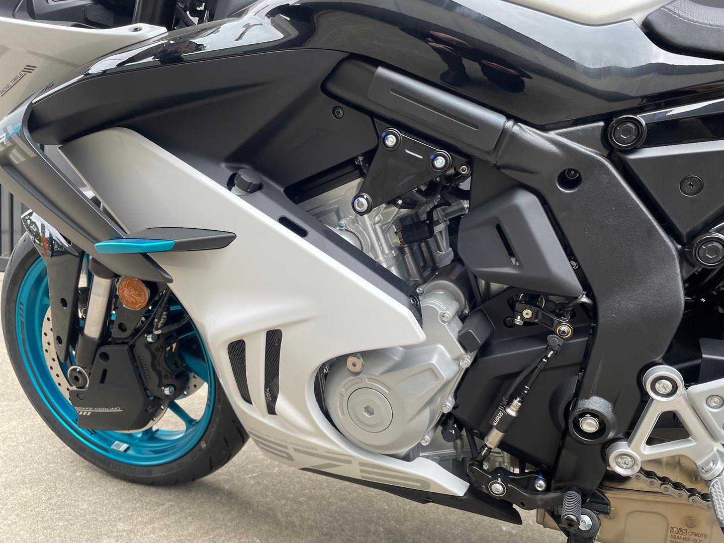 2026 CF MOTO 675 SR-R SPORTS