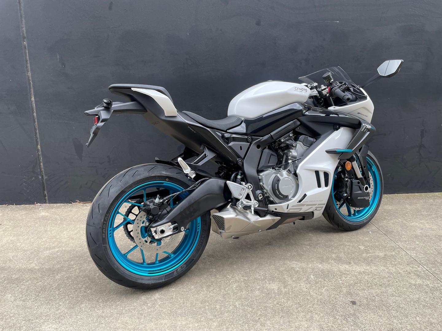 2026 CF MOTO 675 SR-R SPORTS