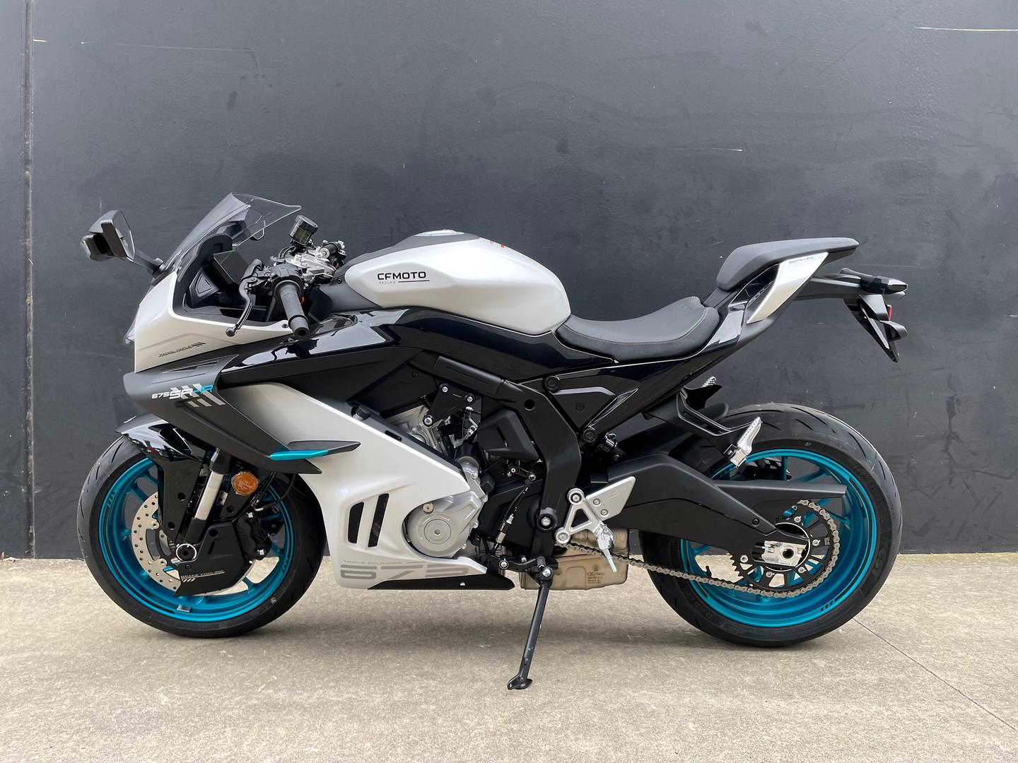 2026 CF MOTO 675 SR-R SPORTS
