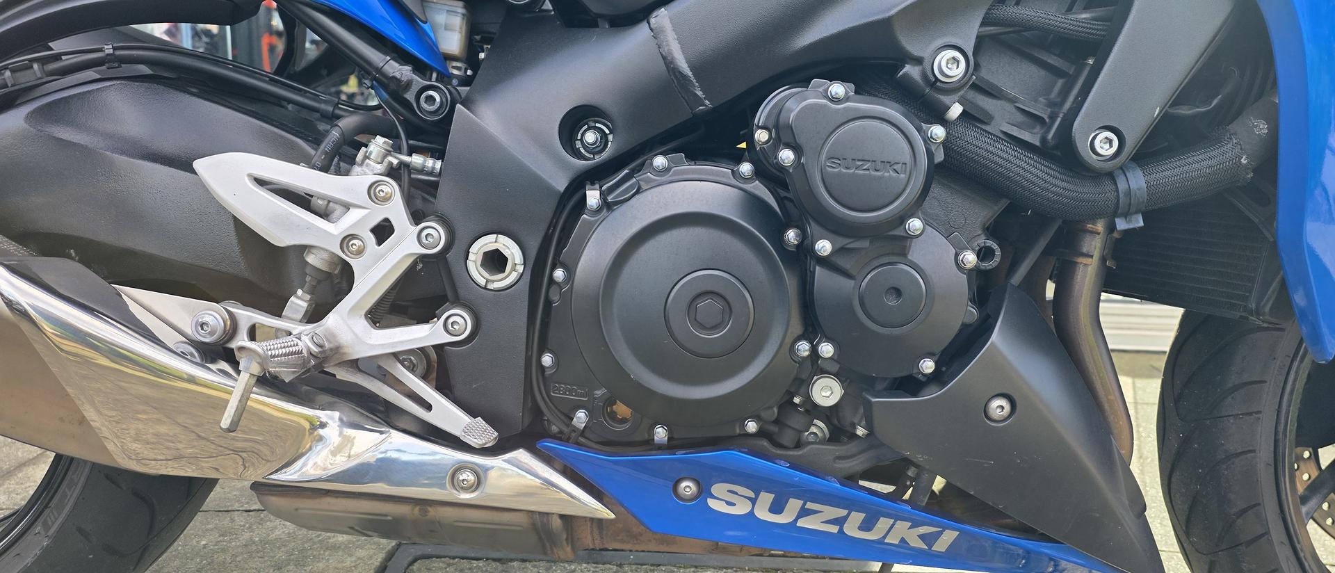2016 SUZUKI GSX-S1000 ROAD