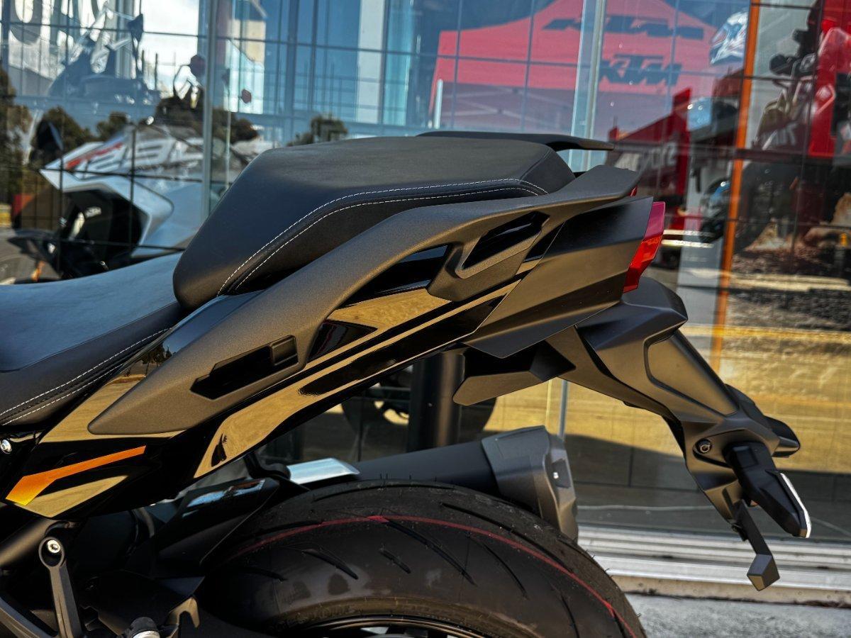 2025 KAWASAKI NINJA H2 SX SPORTS