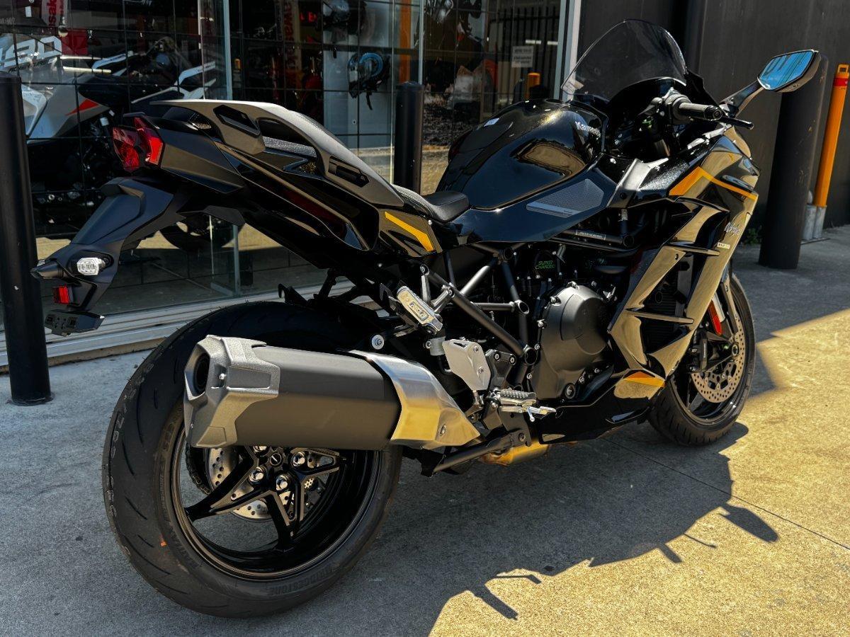 2025 KAWASAKI NINJA H2 SX SPORTS