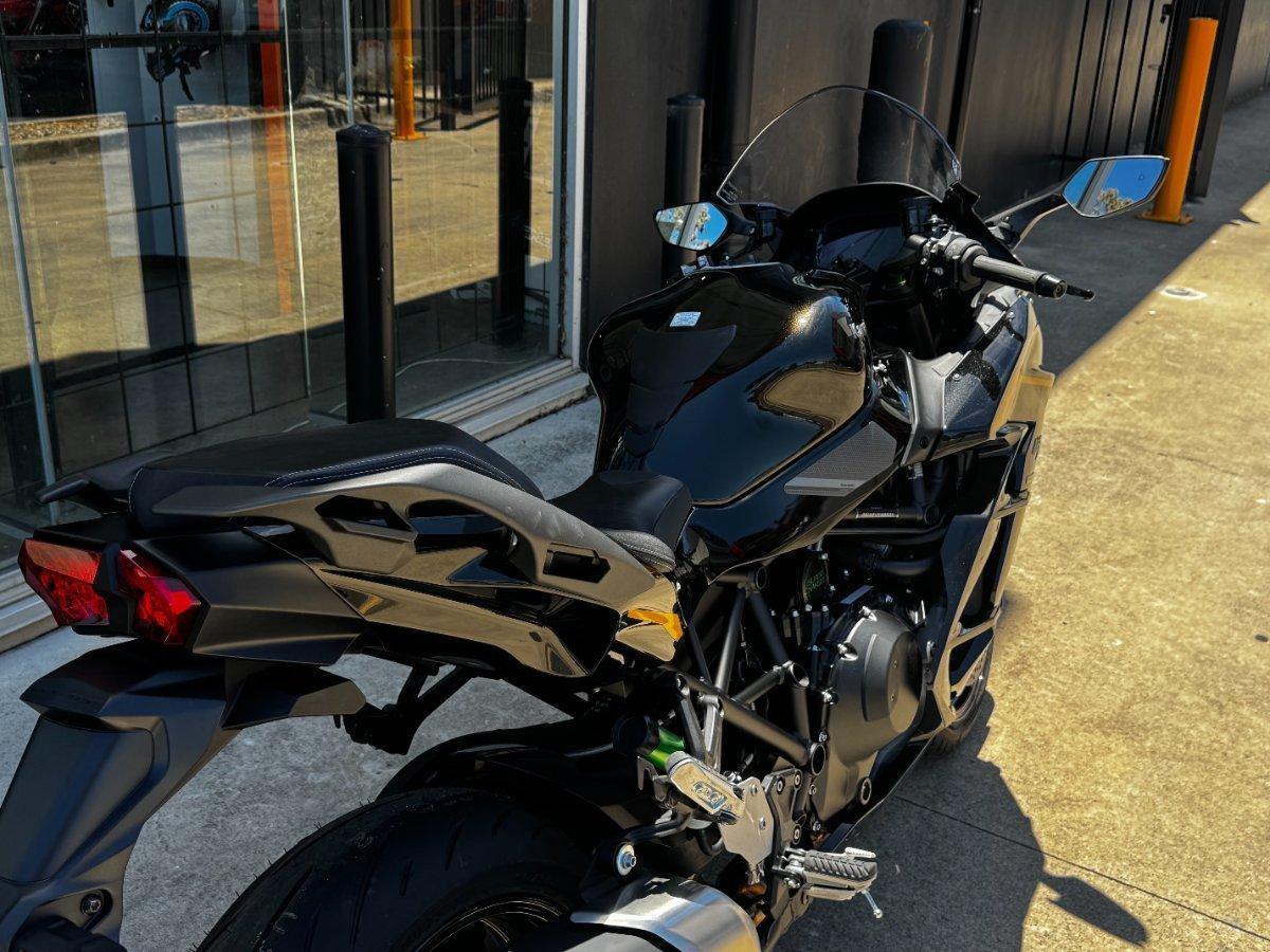 2025 KAWASAKI NINJA H2 SX SPORTS