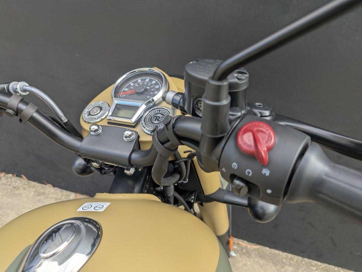 2025 ROYAL ENFIELD CLASSIC 350 SIGNALS ROAD