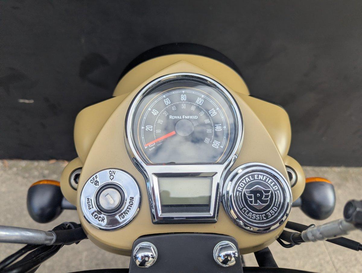 2025 ROYAL ENFIELD CLASSIC 350 SIGNALS ROAD
