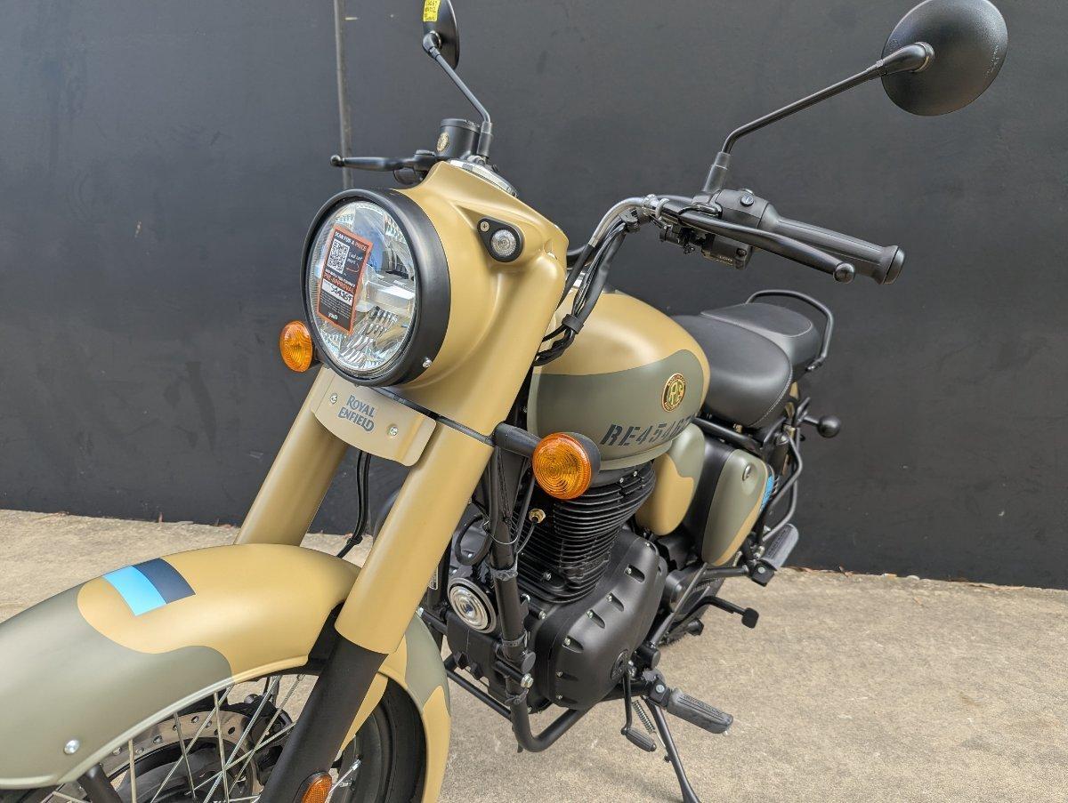 2025 ROYAL ENFIELD CLASSIC 350 SIGNALS ROAD