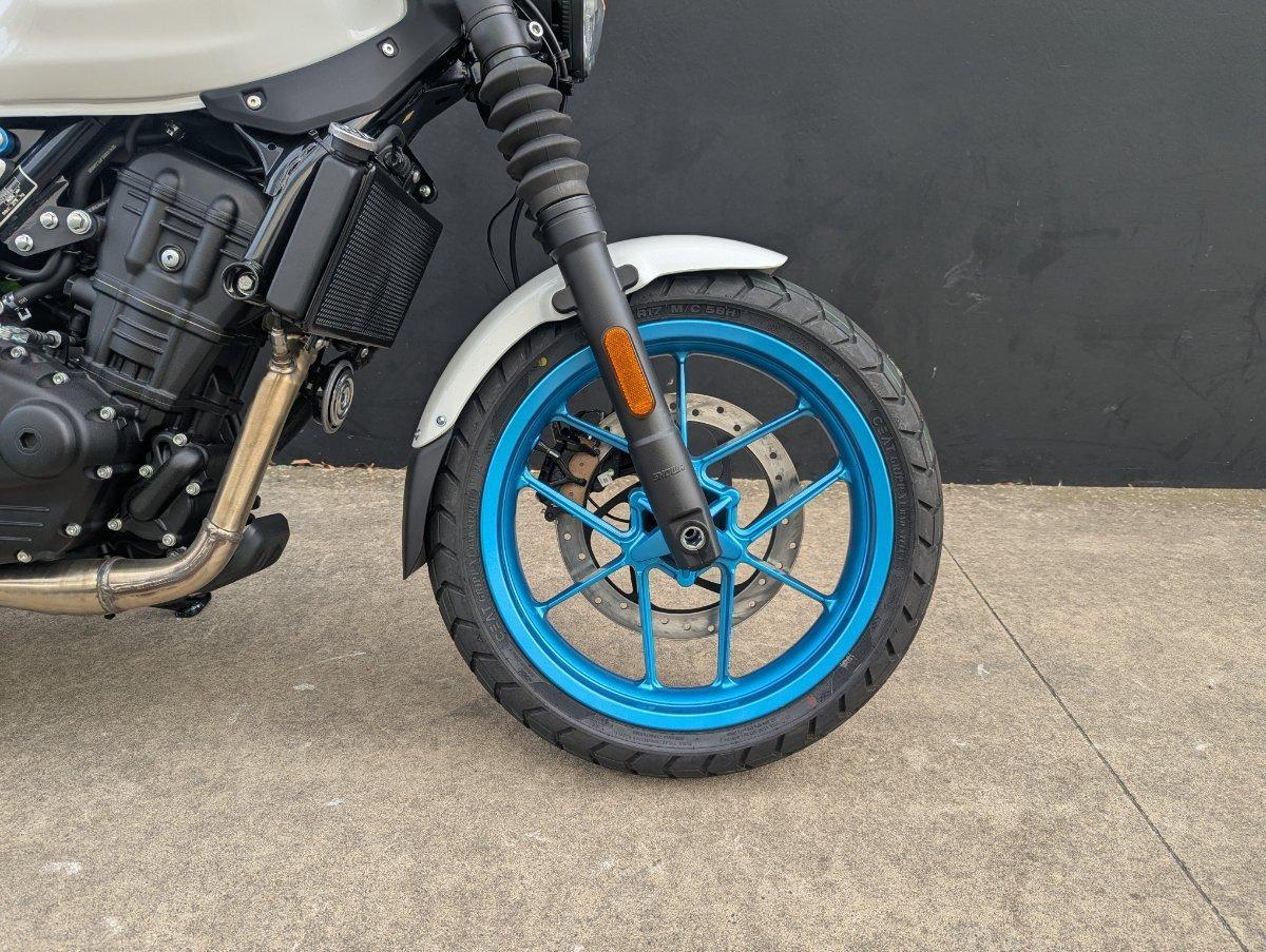 2025 ROYAL ENFIELD GUERILLA 450 ROAD