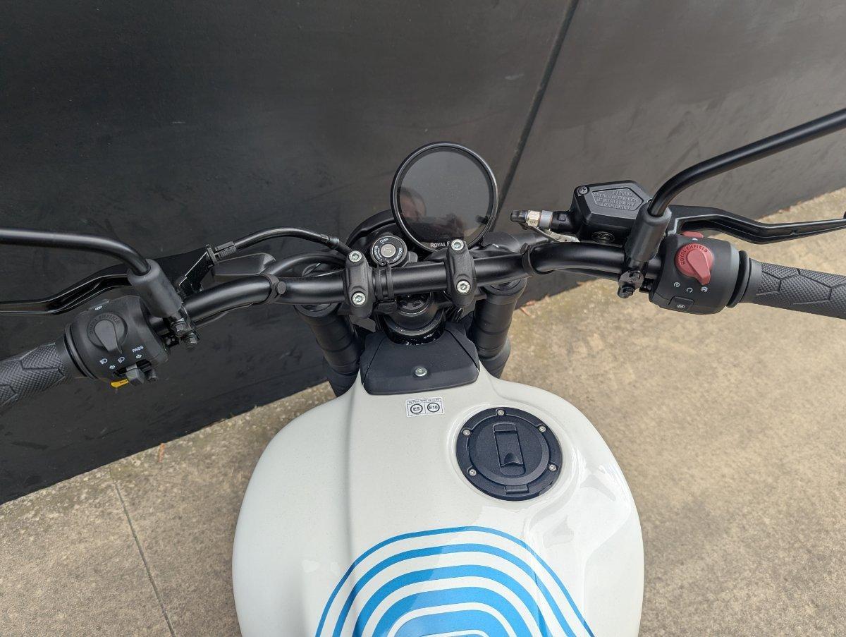 2025 ROYAL ENFIELD GUERILLA 450 ROAD