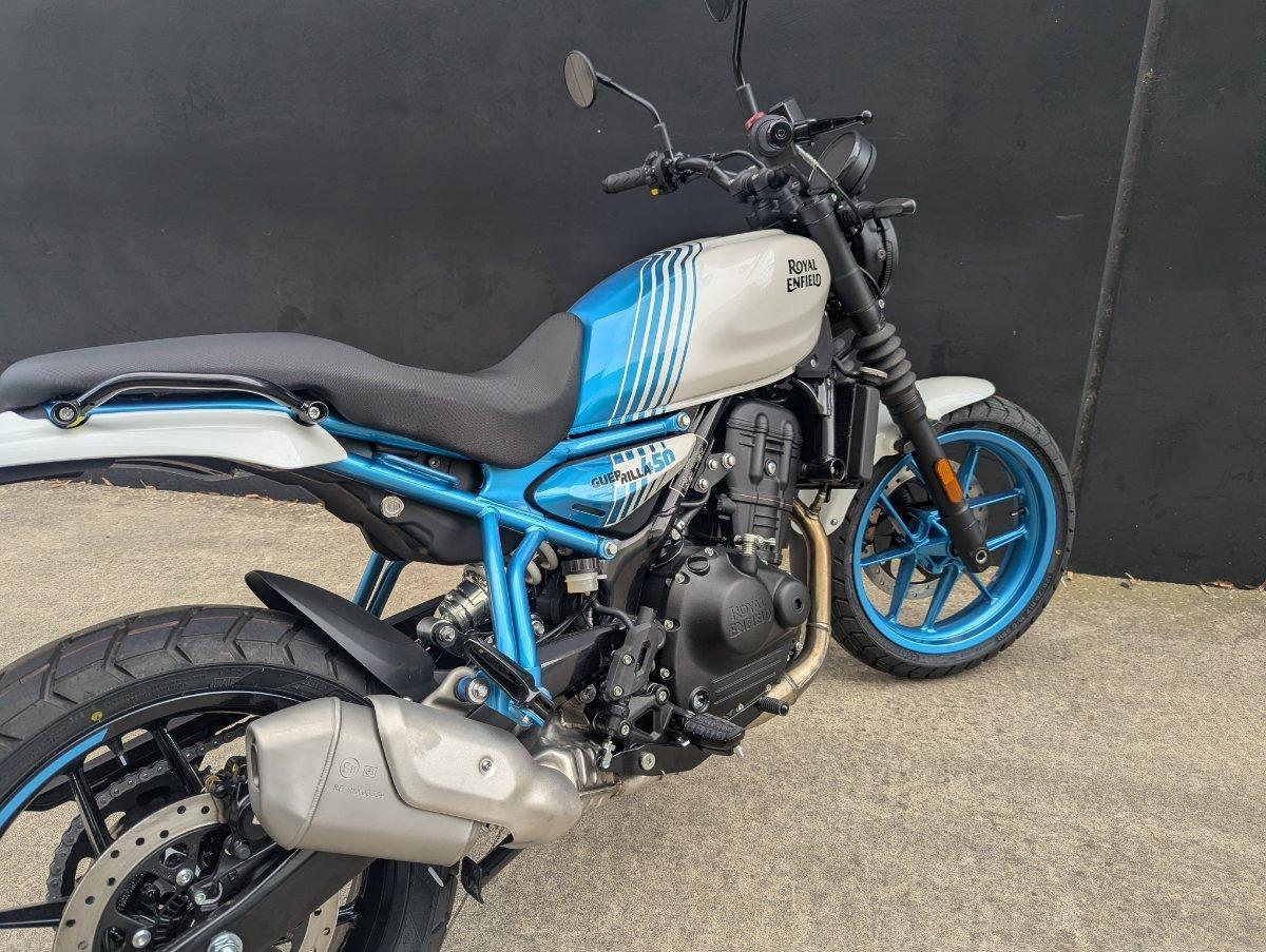 2025 ROYAL ENFIELD GUERILLA 450 ROAD