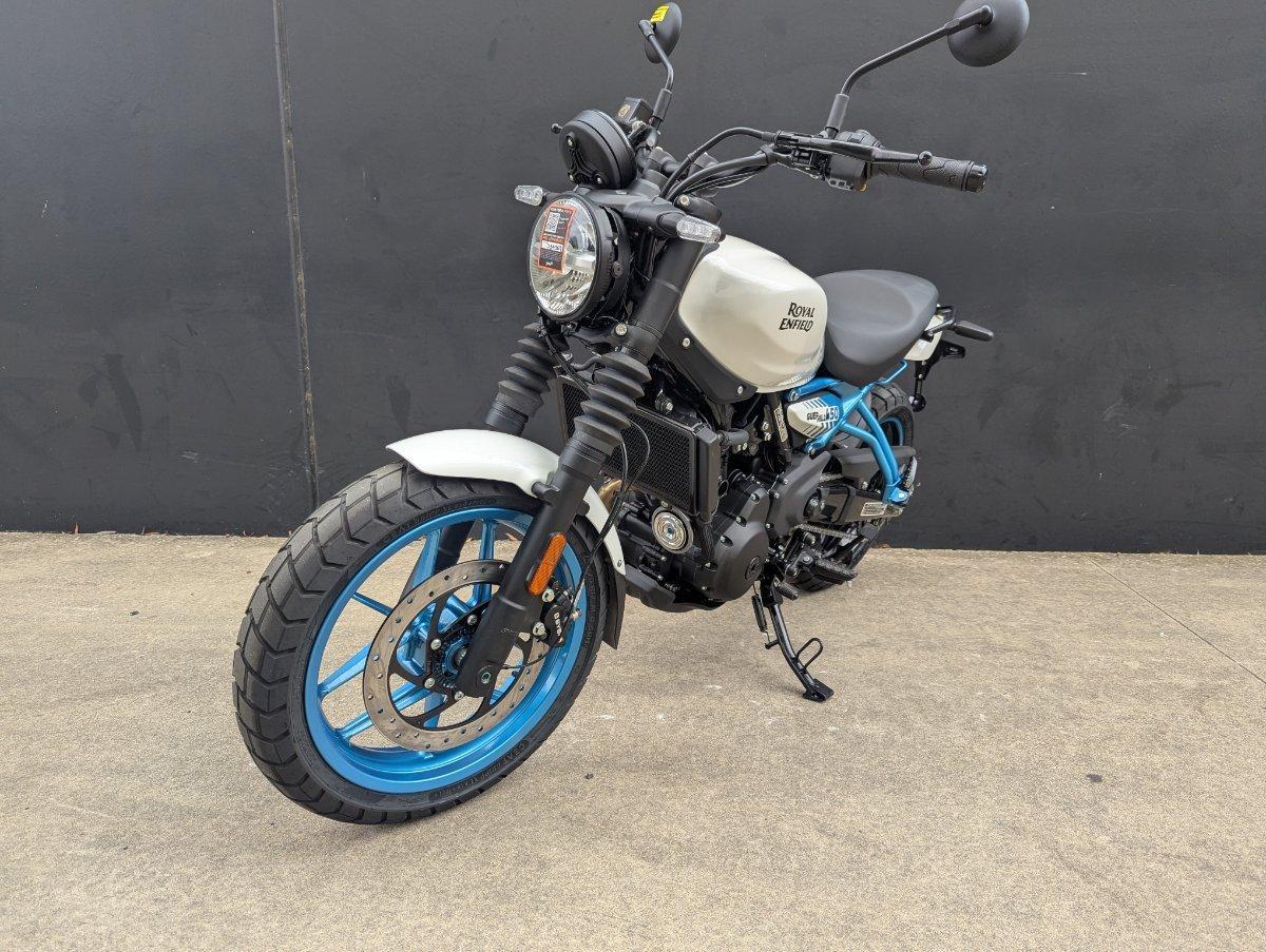 2025 ROYAL ENFIELD GUERILLA 450 ROAD
