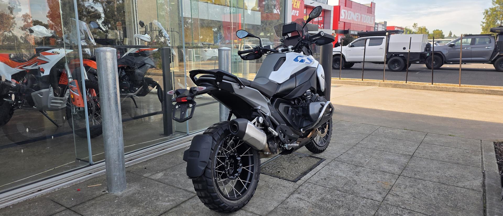 2025 BMW R 1300 GS PURE DUAL SPORTS