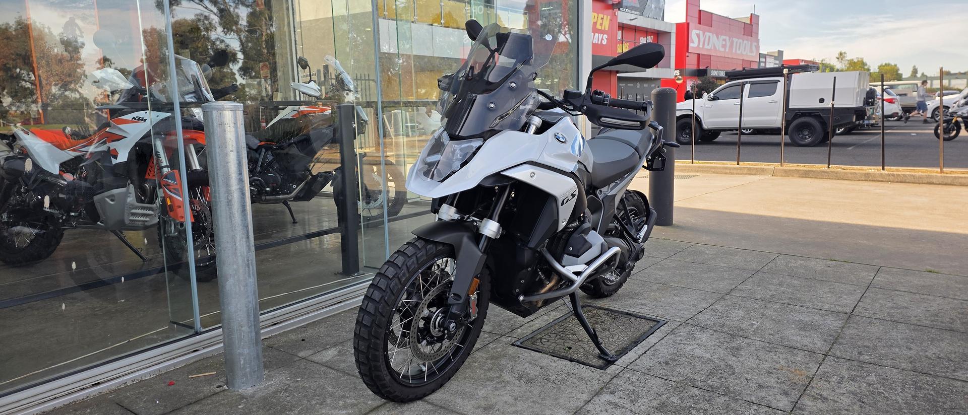 2025 BMW R 1300 GS PURE DUAL SPORTS