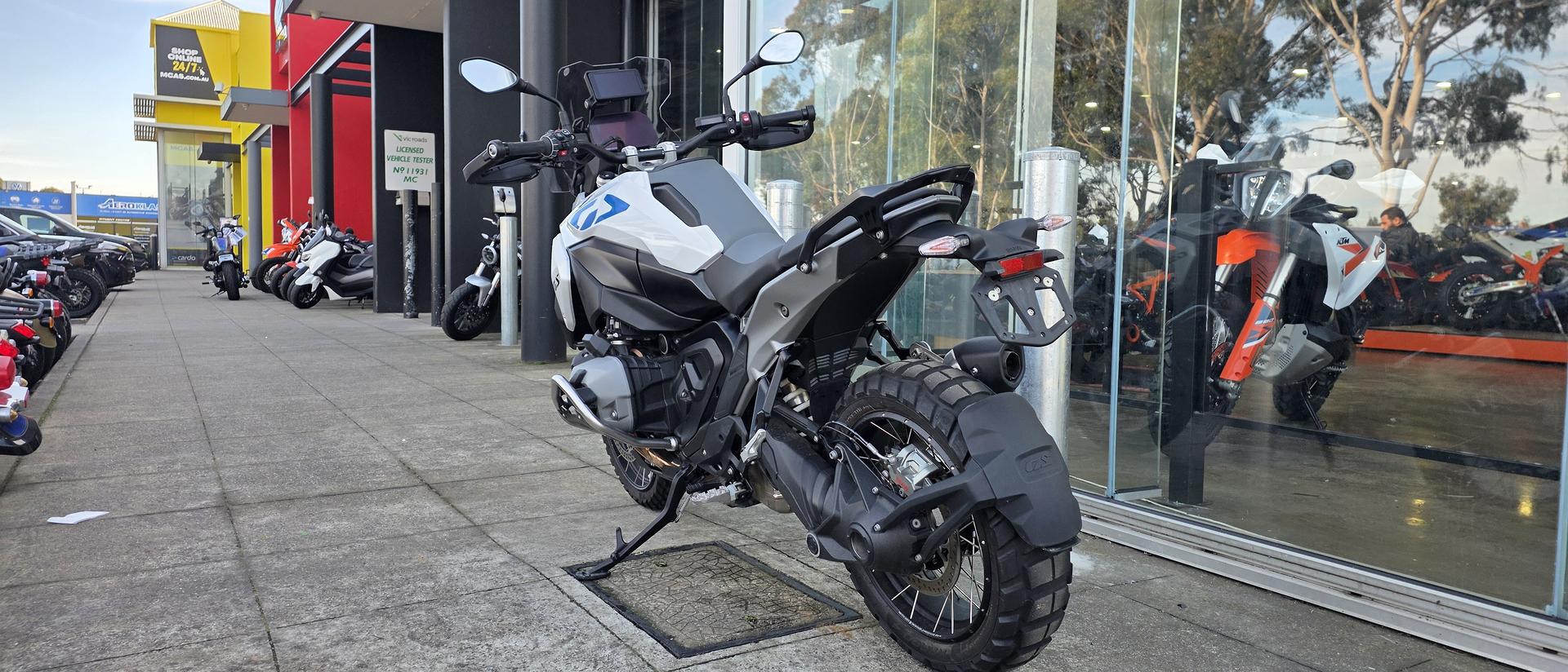 2025 BMW R 1300 GS PURE DUAL SPORTS