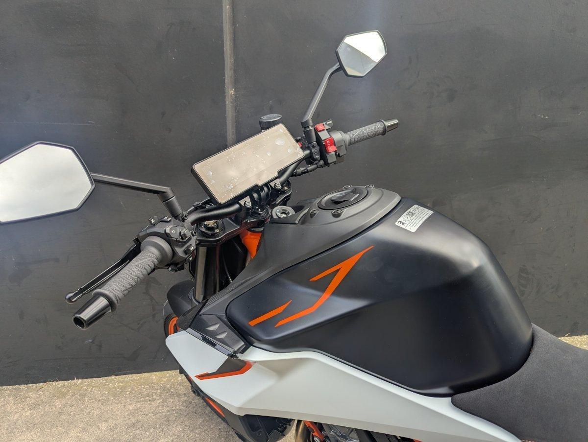 2026 KTM 990 DUKE R ROAD