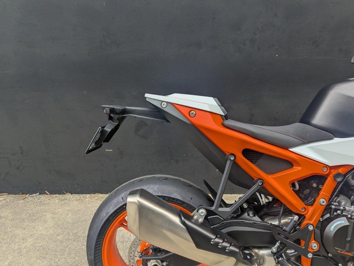 2026 KTM 990 DUKE R ROAD