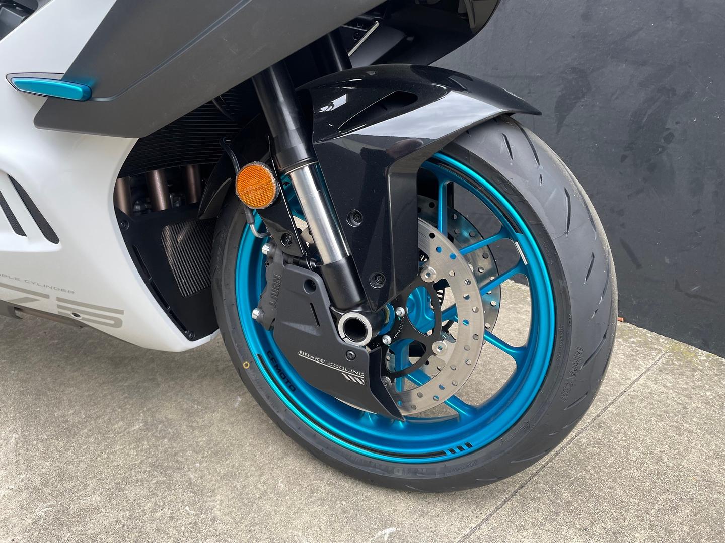 2026 CF MOTO 675 SR-R SPORTS