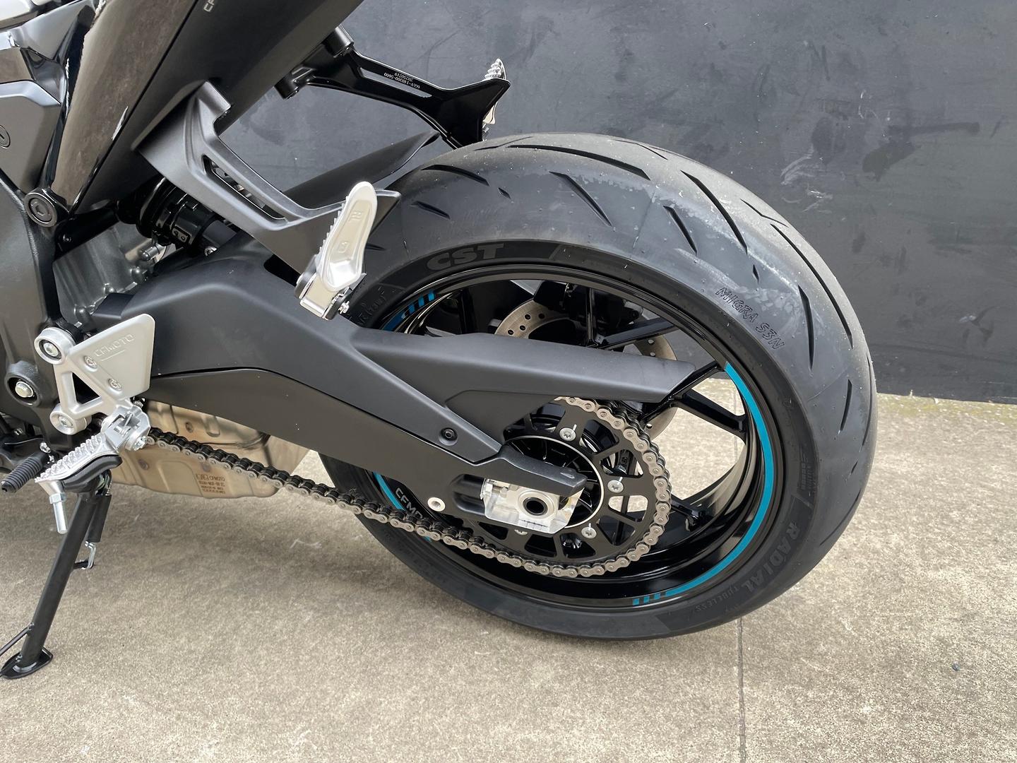 2026 CF MOTO 675 SR-R SPORTS