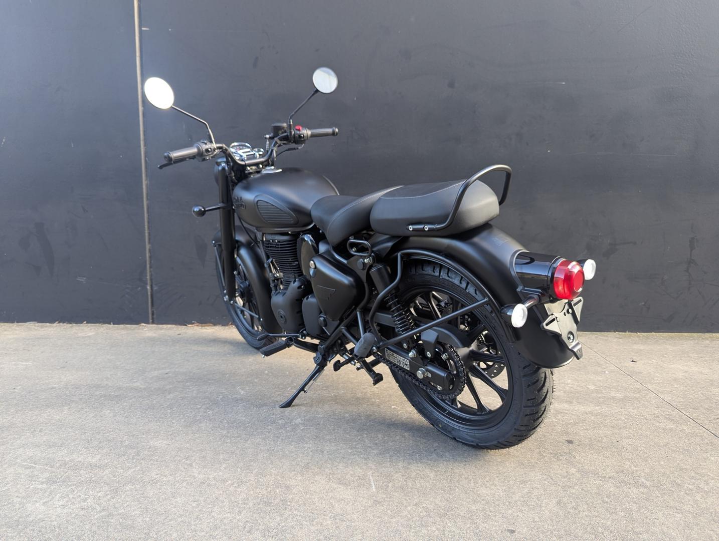 2026 ROYAL ENFIELD CLASSIC 350 DARK ROAD