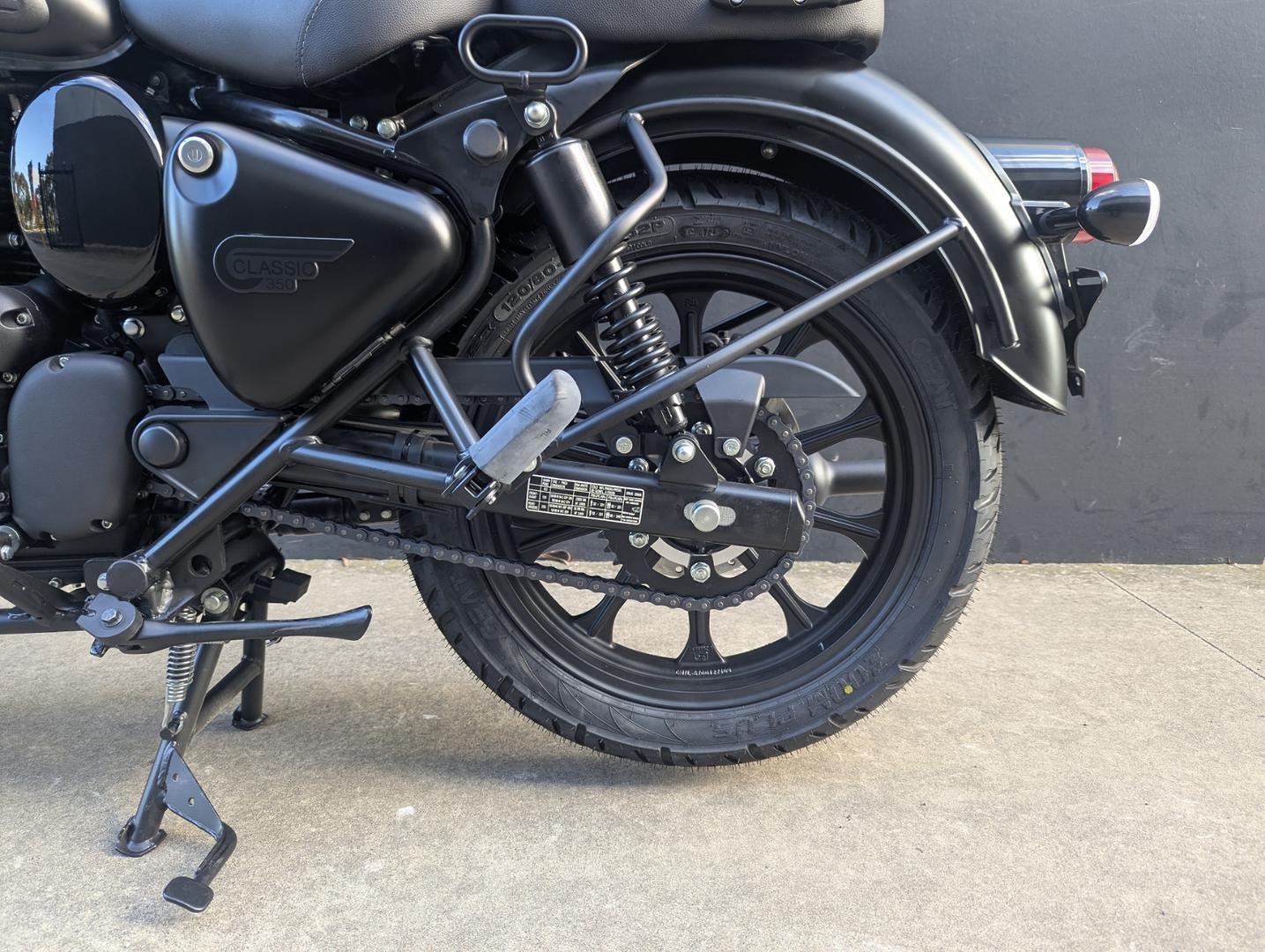 2026 ROYAL ENFIELD CLASSIC 350 DARK ROAD