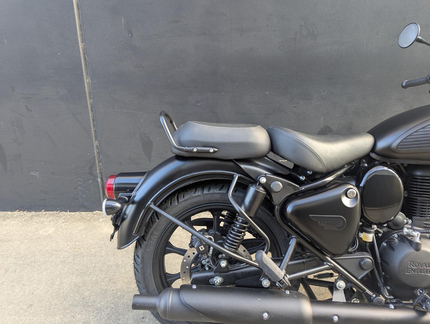 2026 ROYAL ENFIELD CLASSIC 350 DARK ROAD