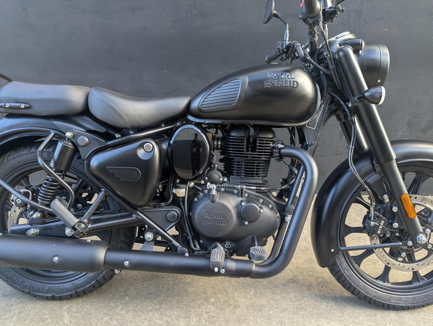 2026 ROYAL ENFIELD CLASSIC 350 DARK ROAD